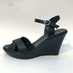 Montego Bay Club black wedges